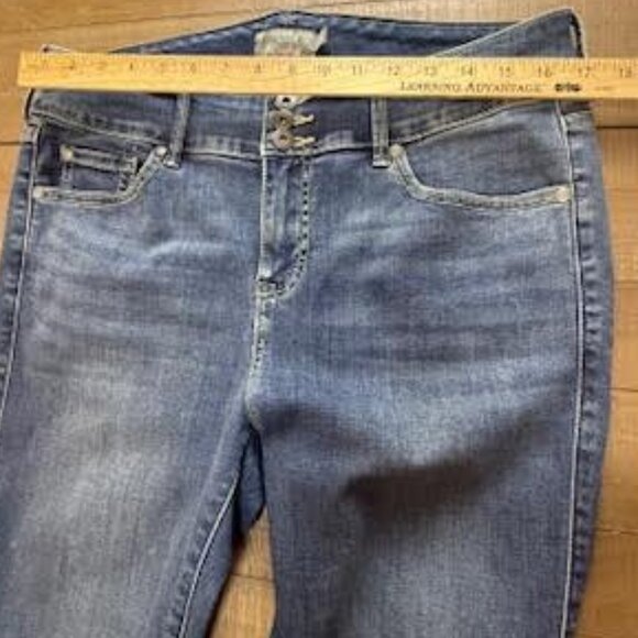 Torrid Jegging Super Soft Skinny Jeans Light Wash Button Fly Size 16 - Picture 5 of 9